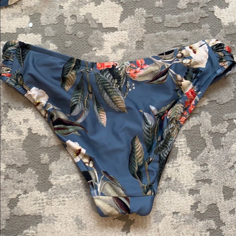 Milea Bikini - Picture 6 of 6